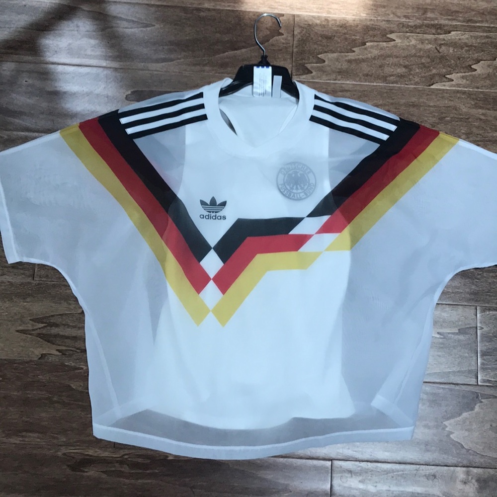 Sport adidas jersey.